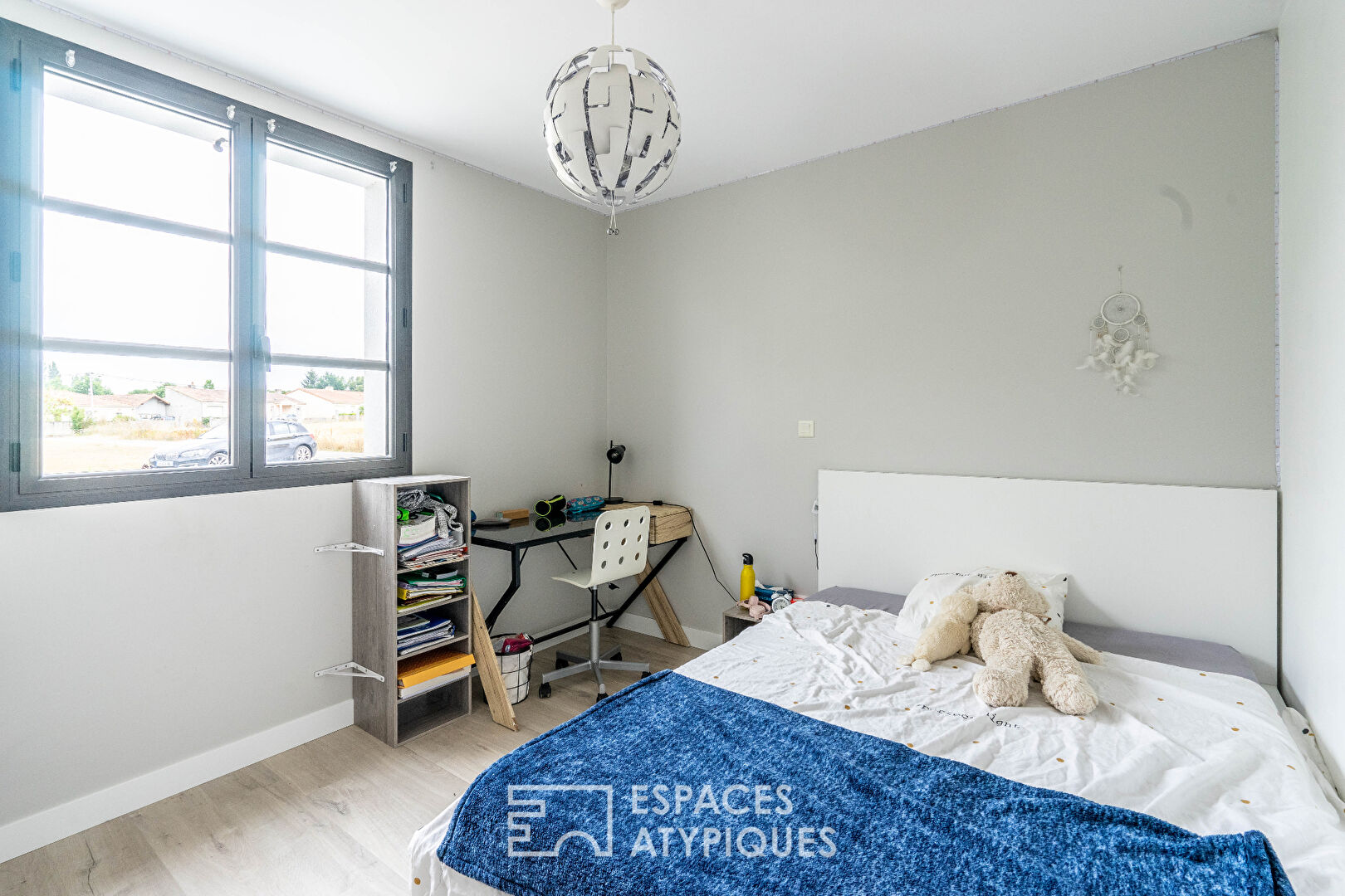 Maison moderne en campagne