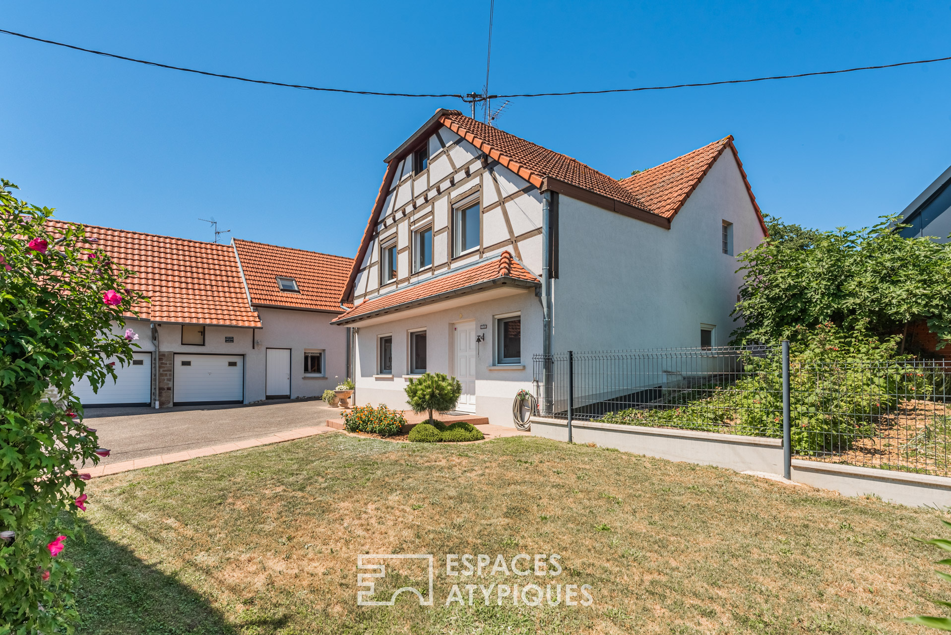 Renovated farmhouse with swimming pool