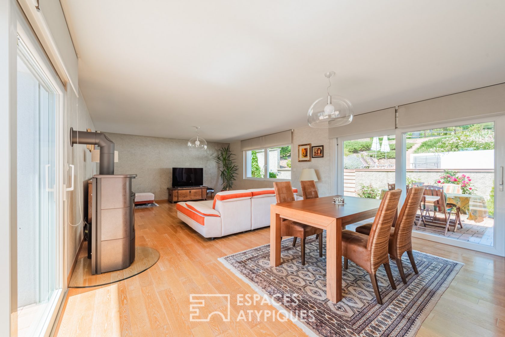 Renovated farmhouse with swimming pool