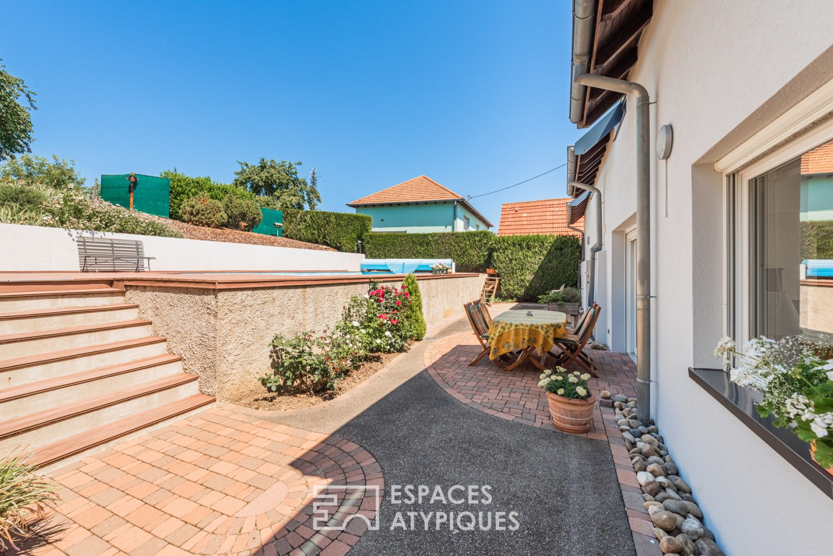 Renovated farmhouse with swimming pool