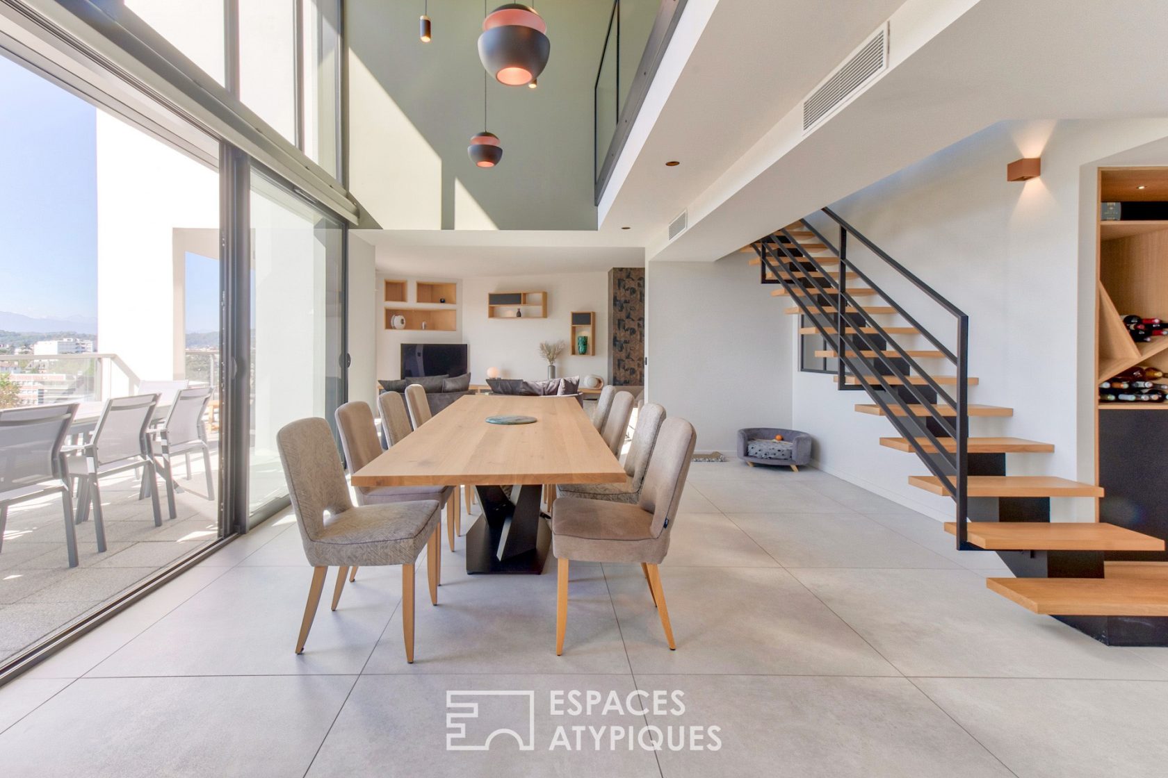 Triplex penthouse – panoramic view of the Pyrenees