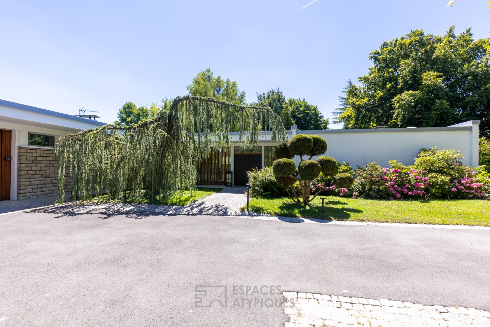 Superbe villa d’architecte avec sa piscine et son parc