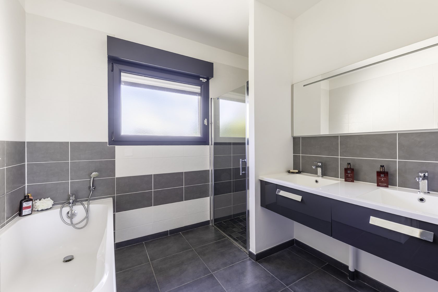 La Parfaite – Maison Contemporaine avec double garage
