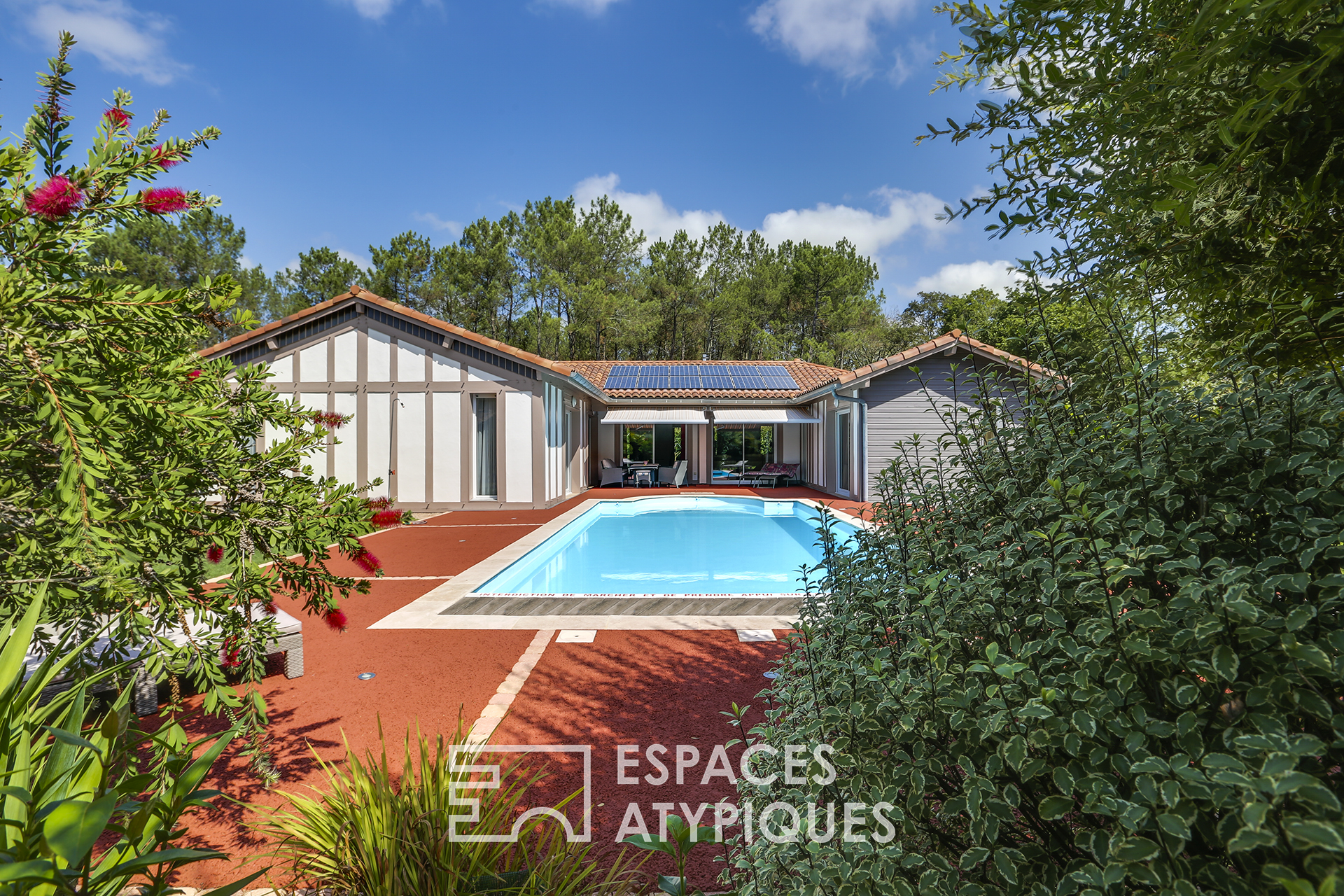The californian house with “landaise” architecture