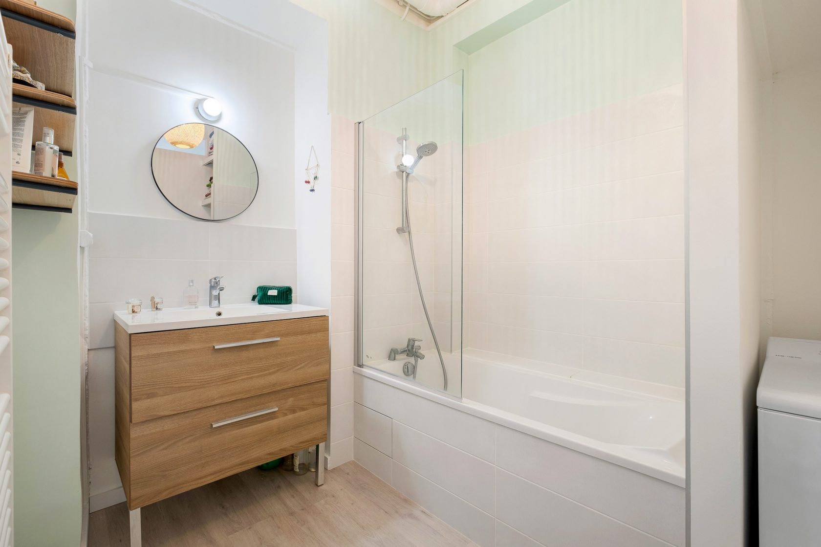 Old renovated close to the quays