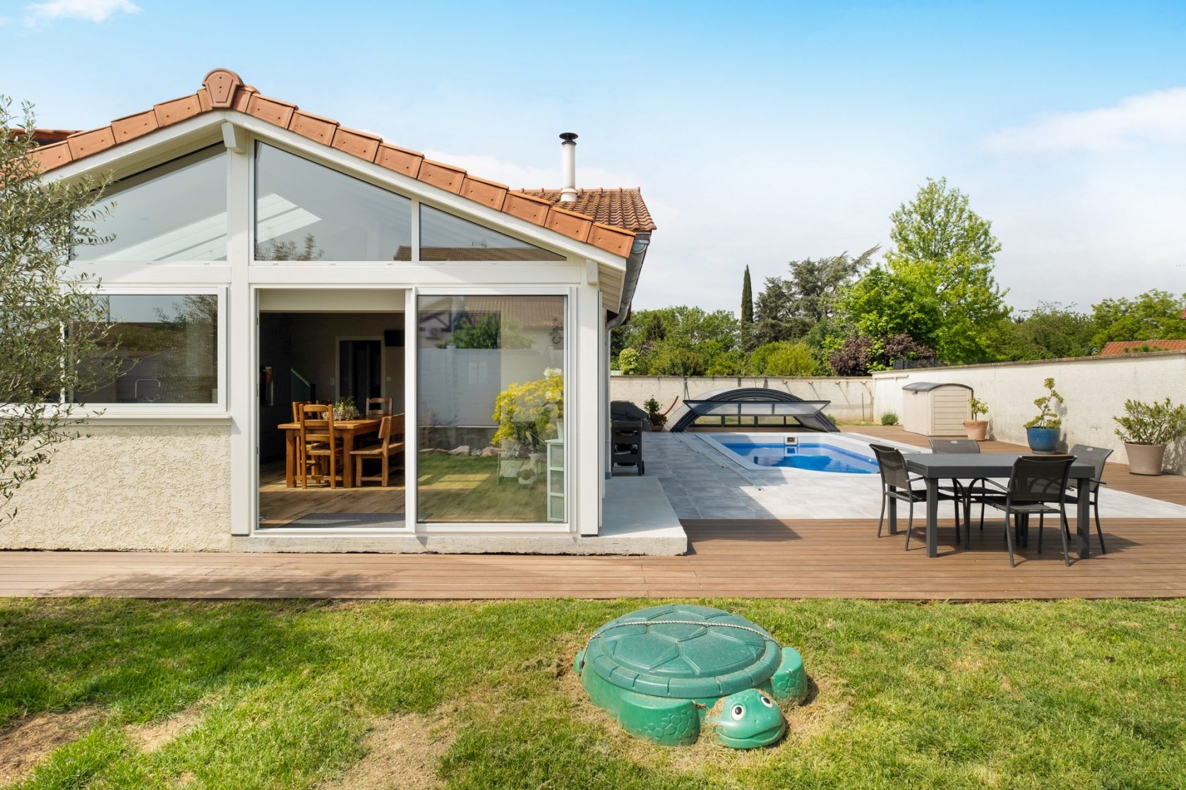 Maison rénovée avec piscine