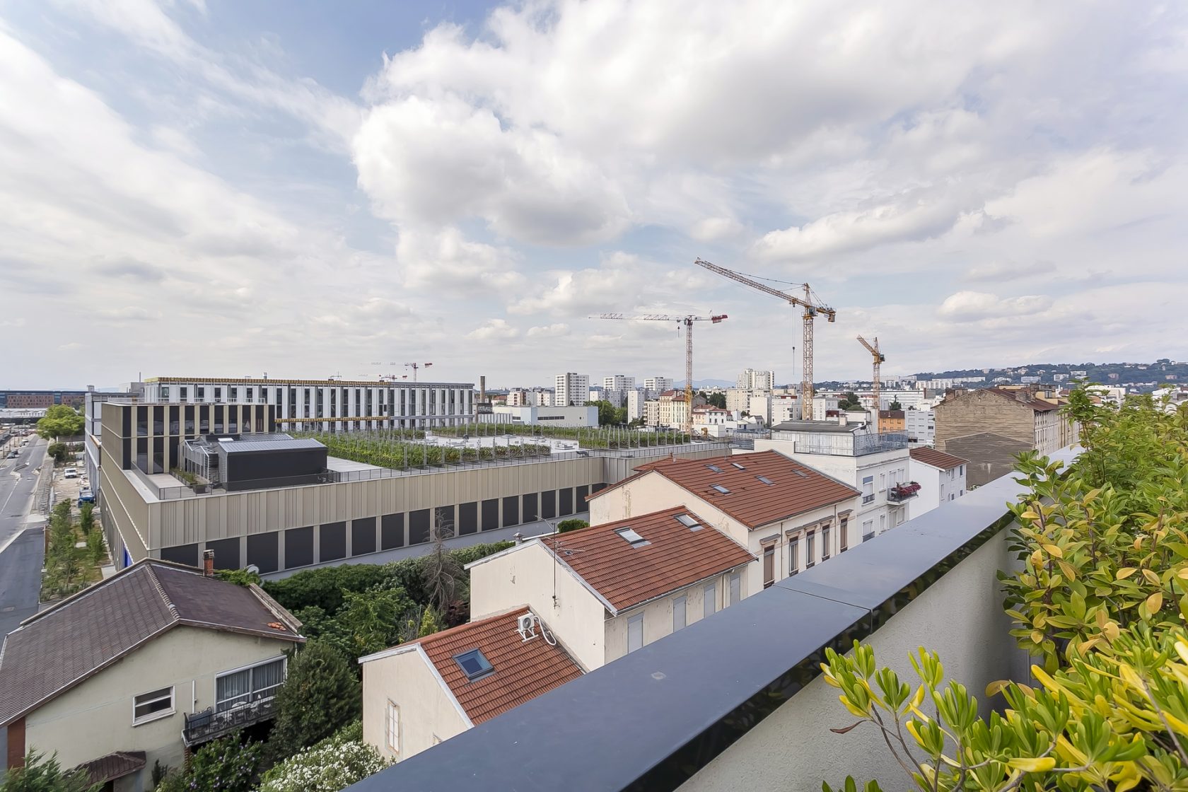 Rooftop with 168sqm terrace near Jean Jaurès