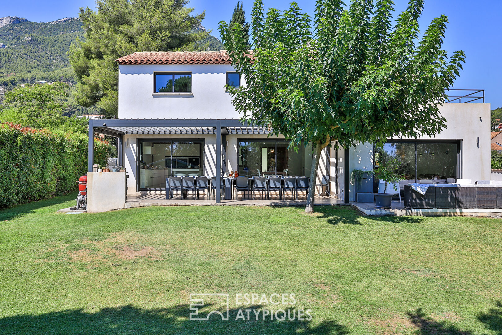 Maison familiale au style néoprovençal