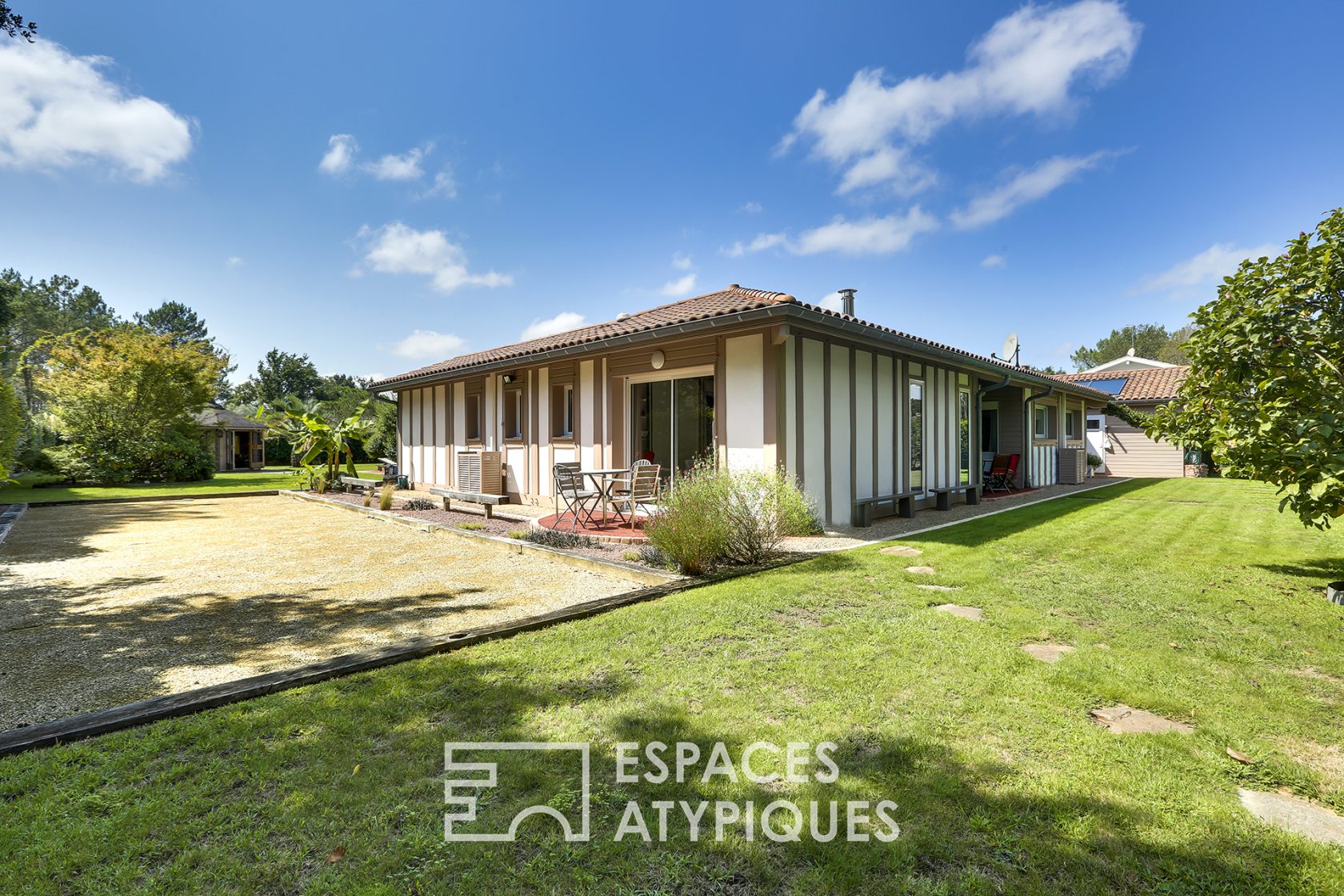 The californian house with “landaise” architecture