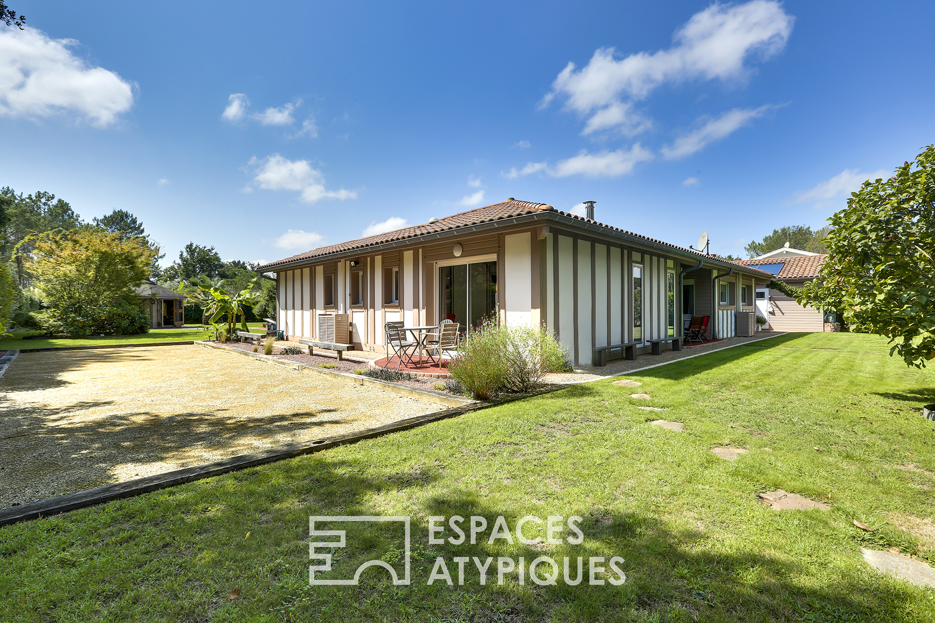 The californian house with “landaise” architecture