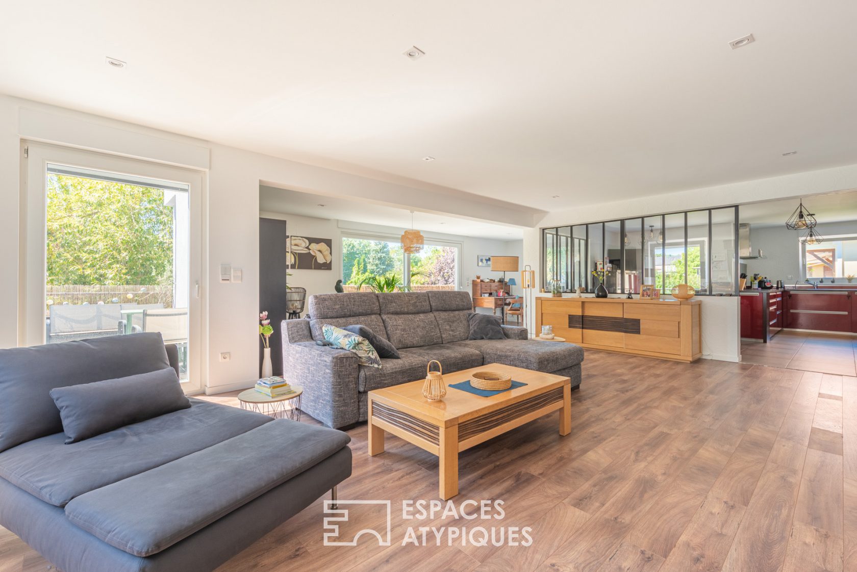 Appartement contemporain et sa terrasse