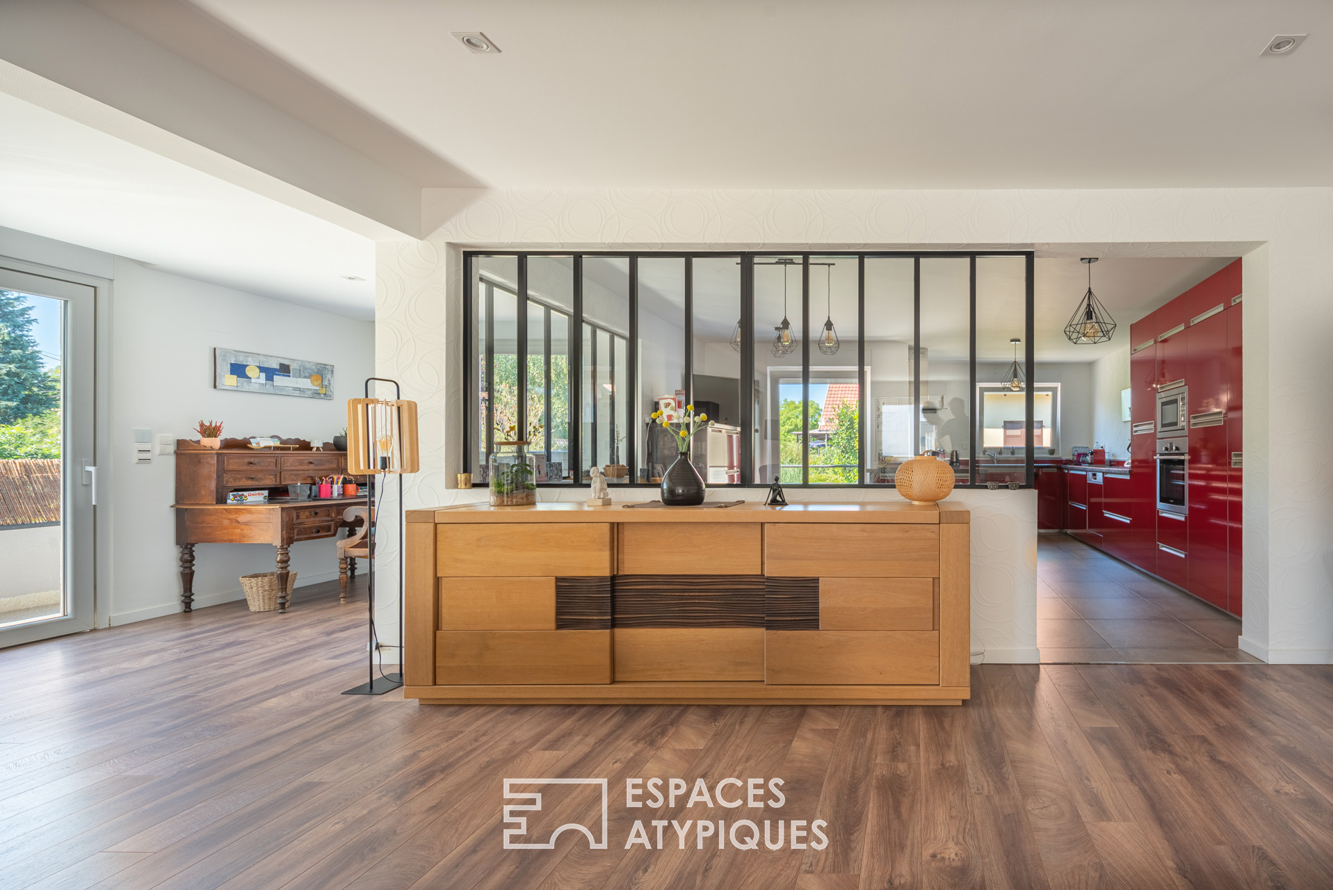 Contemporary flat with terrace