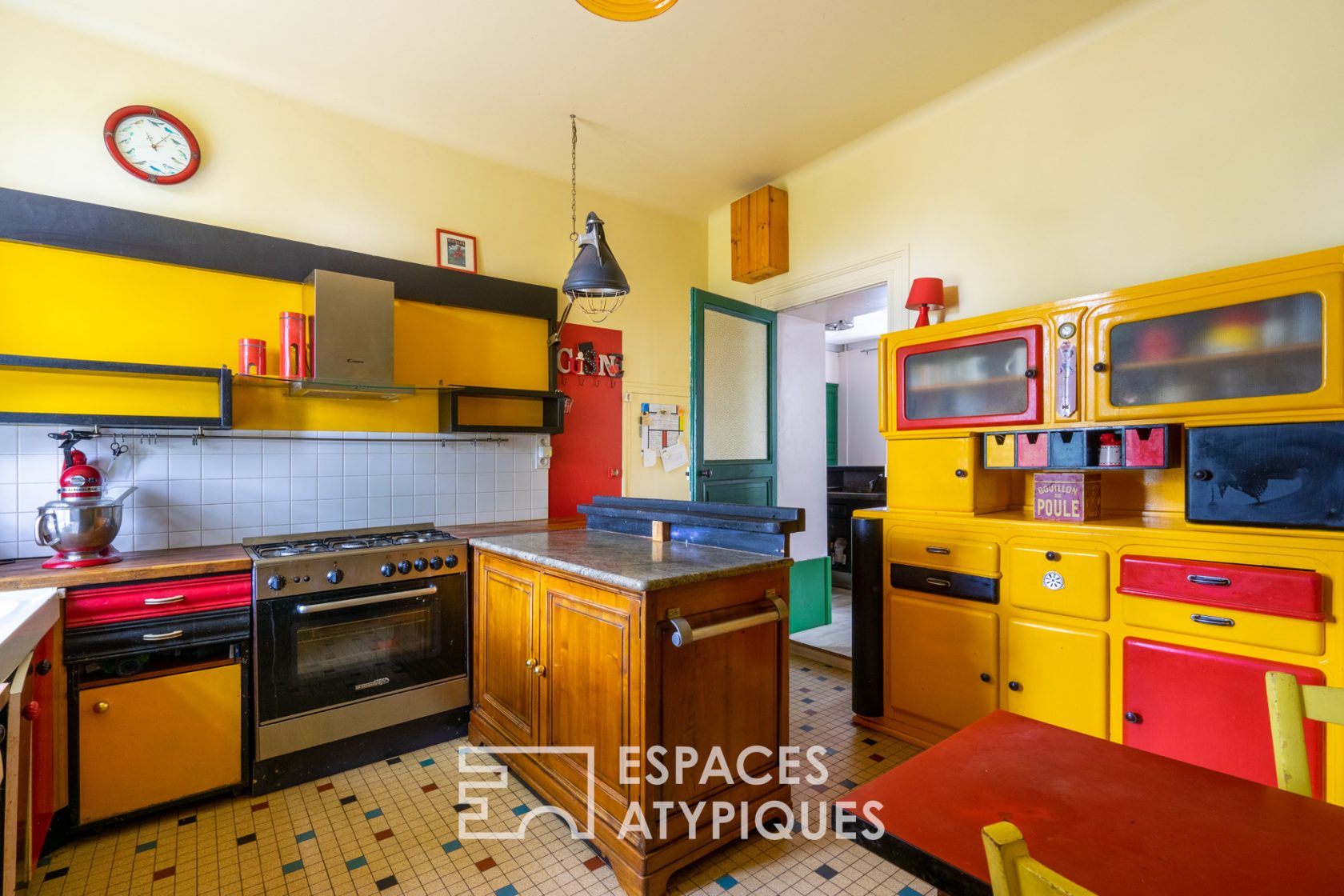 Ancien presbytère et ses dépendances autour d’un jardin paysagé