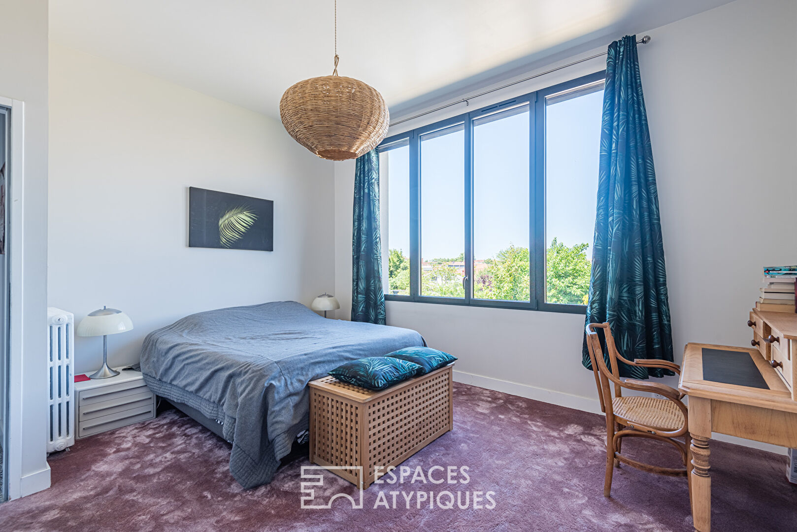 Charming renovated townhouse with swimming pool and large garden