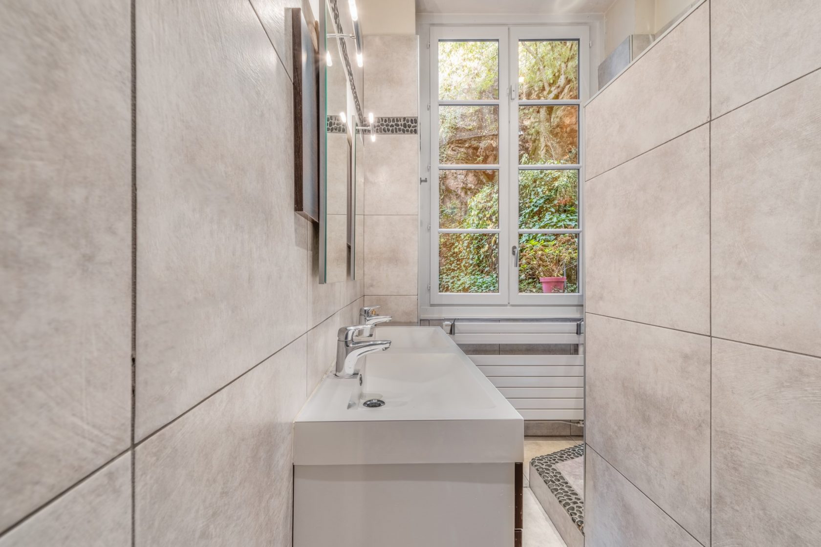 Rénovation contemporaine avec vue Saône