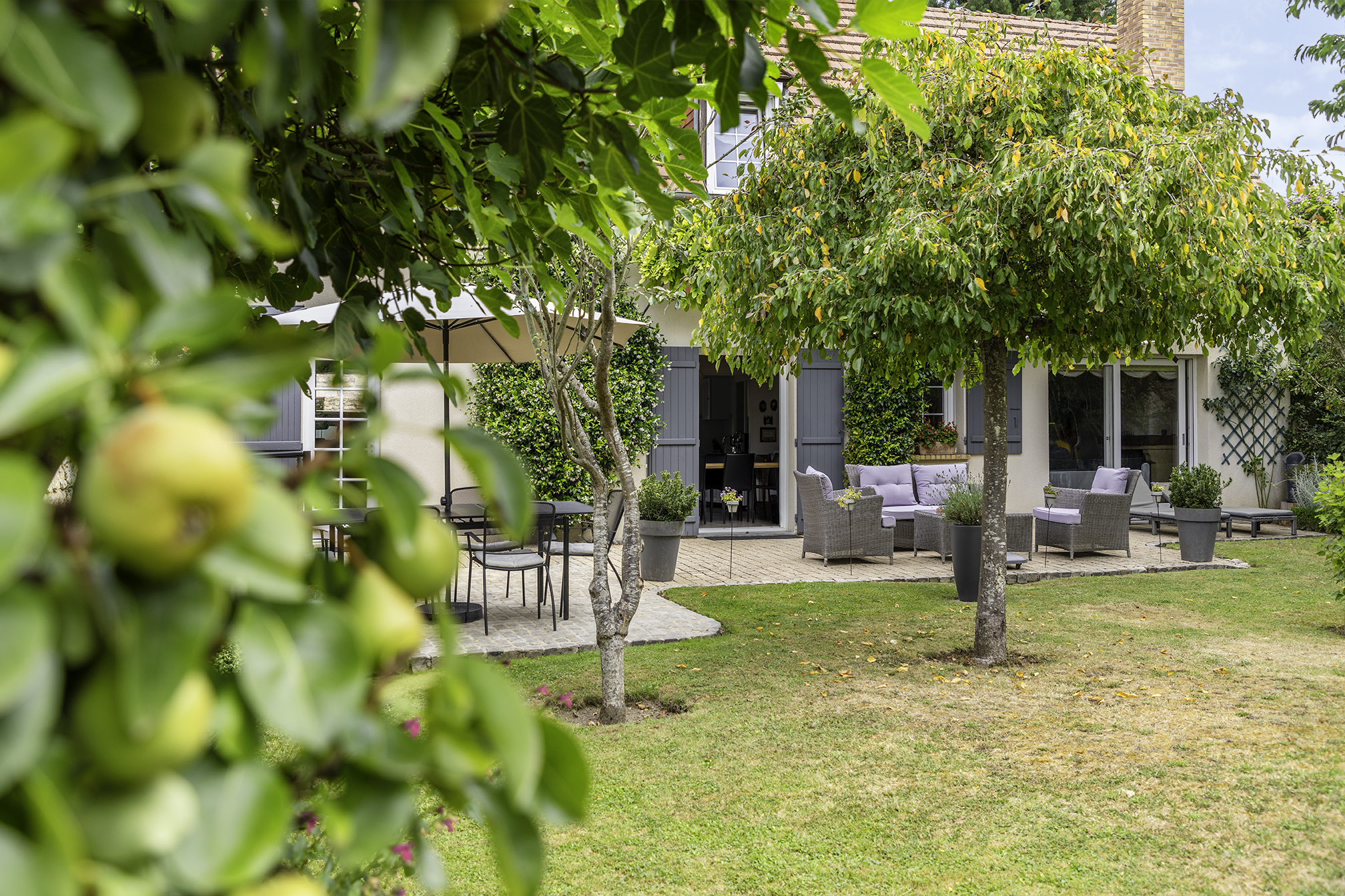 Maison moderne dans un bel environnement calme