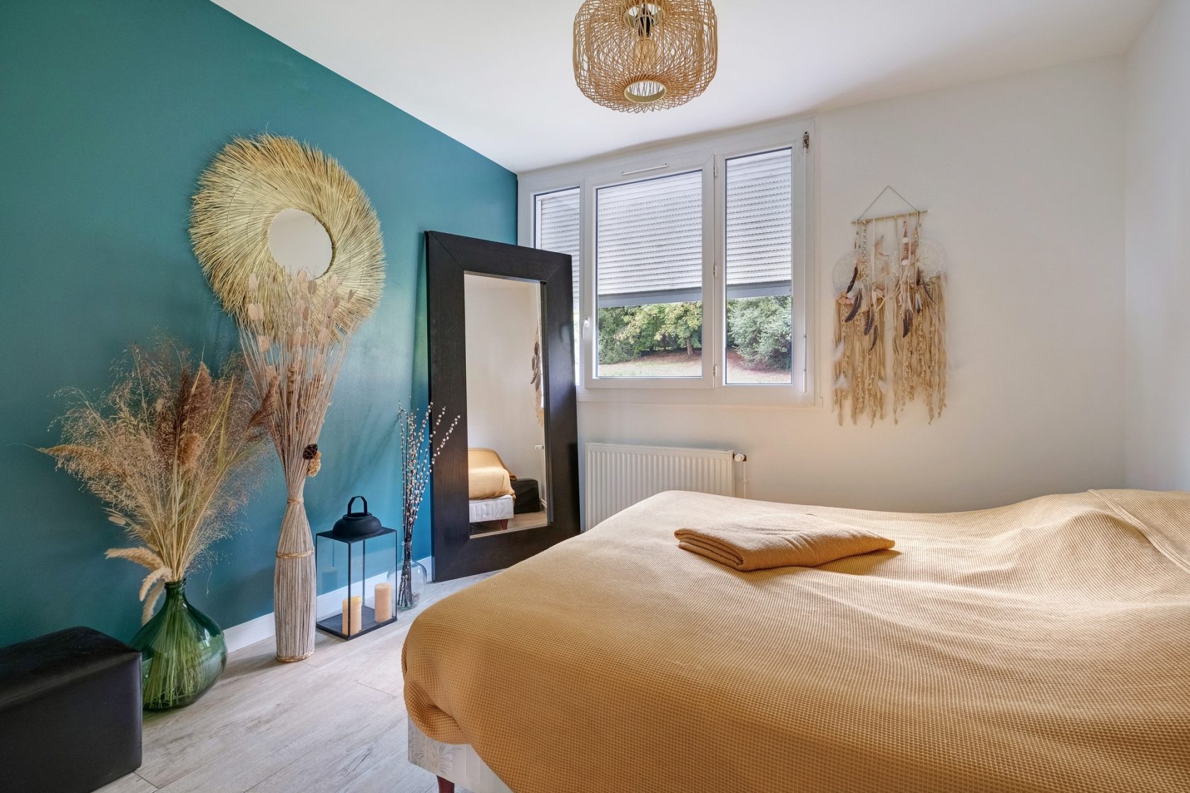 Appartement rénové contemporain avec balcon