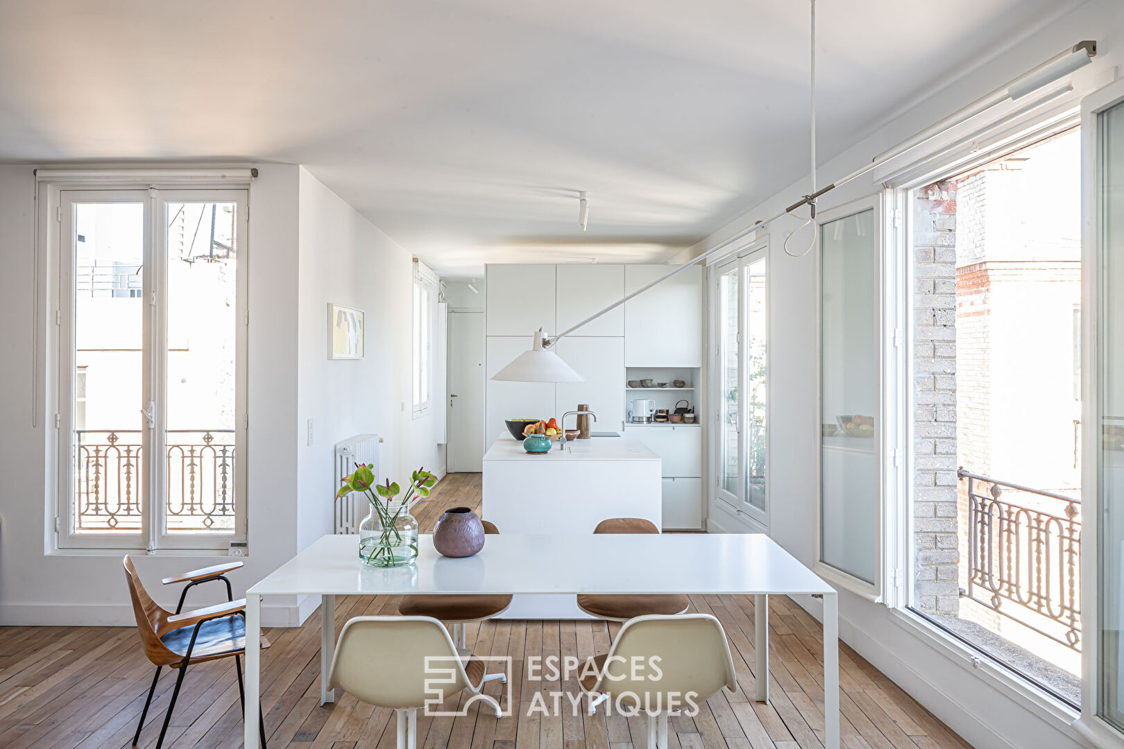 Contemporary top floor in the Haut Marais