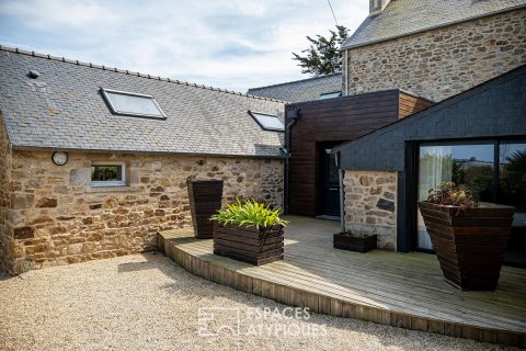 Ancien corps de ferme subtilement rénové