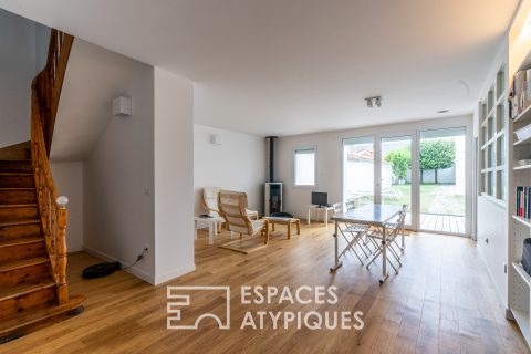 L’alliance de l’ancien et du contemporain avec petite vue mer
