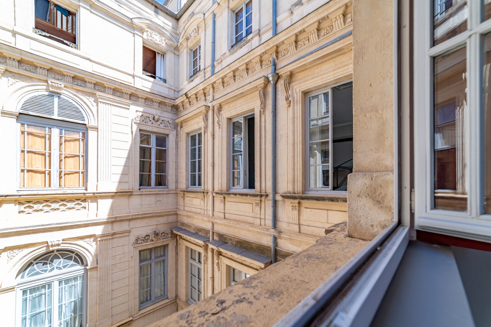 A character apartment in the heart of the city