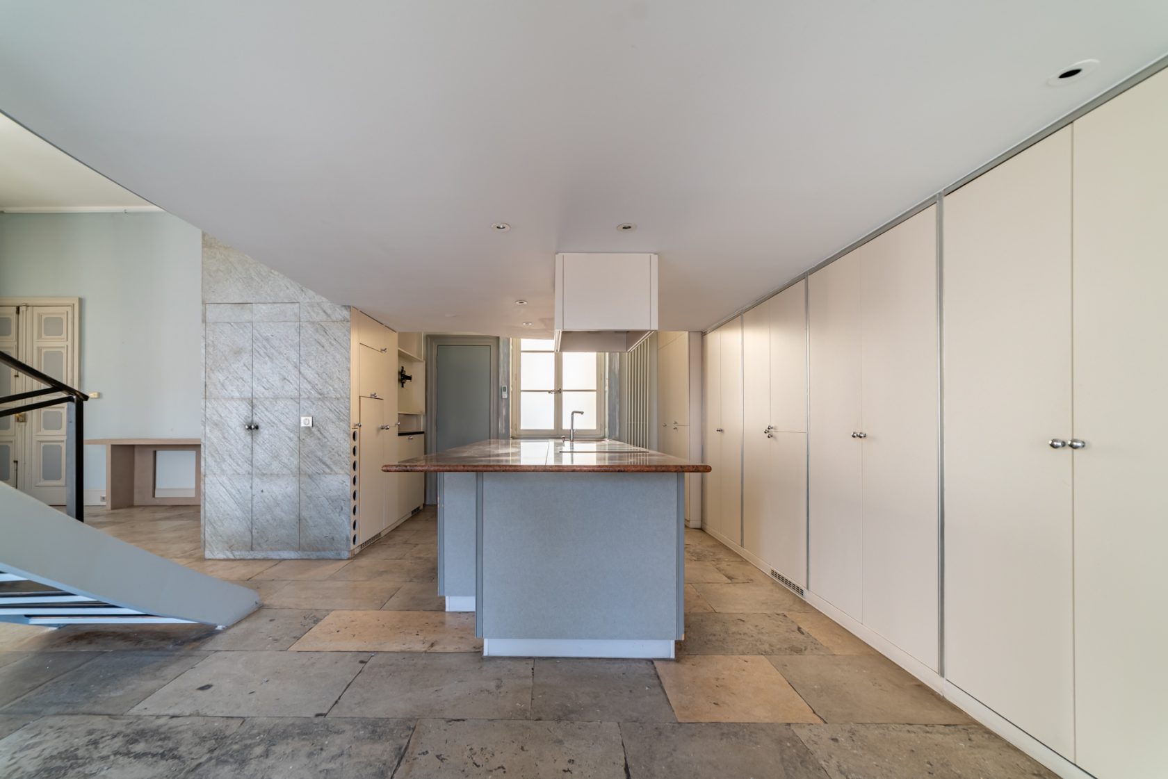 A character apartment in the heart of the city