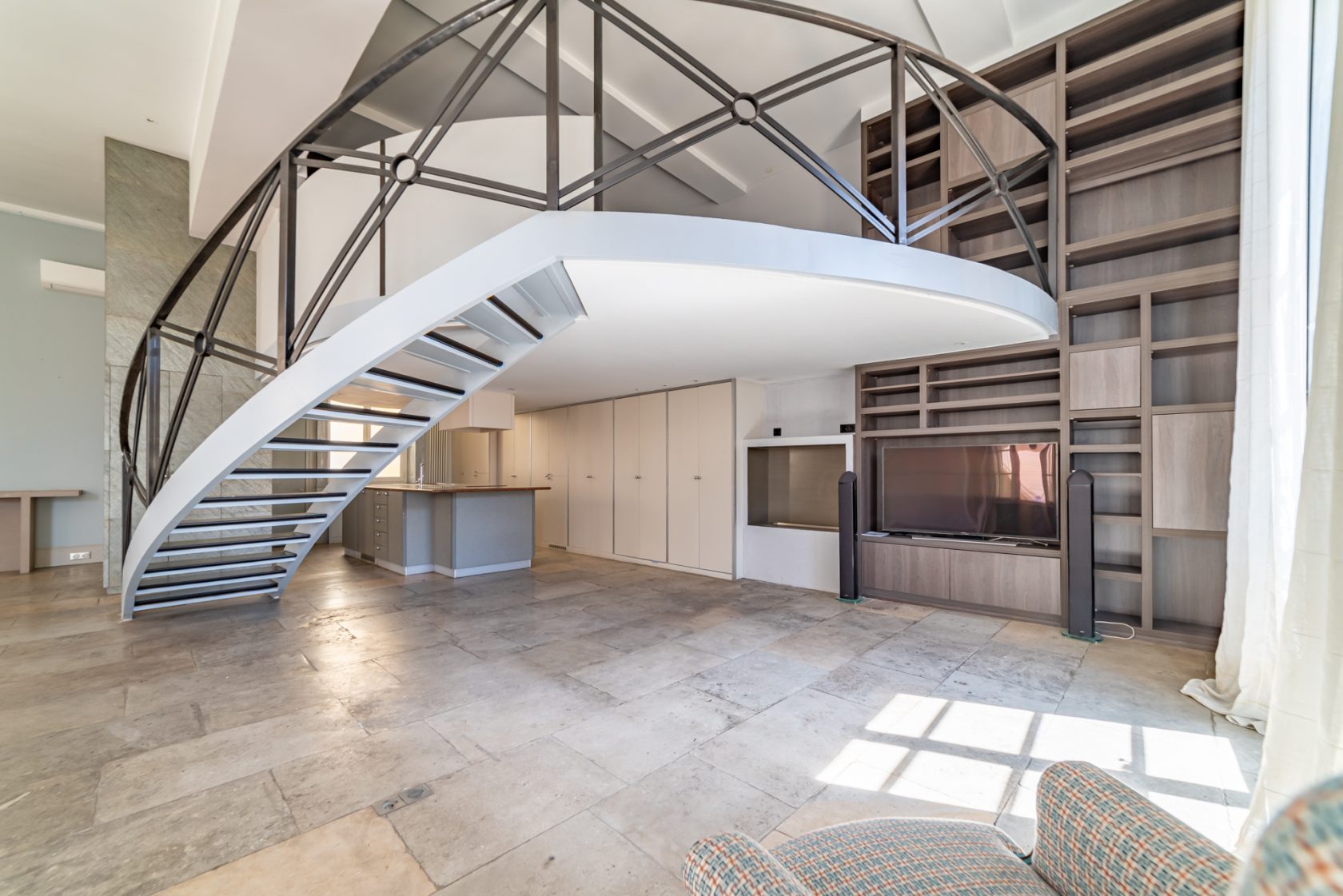 A character apartment in the heart of the city