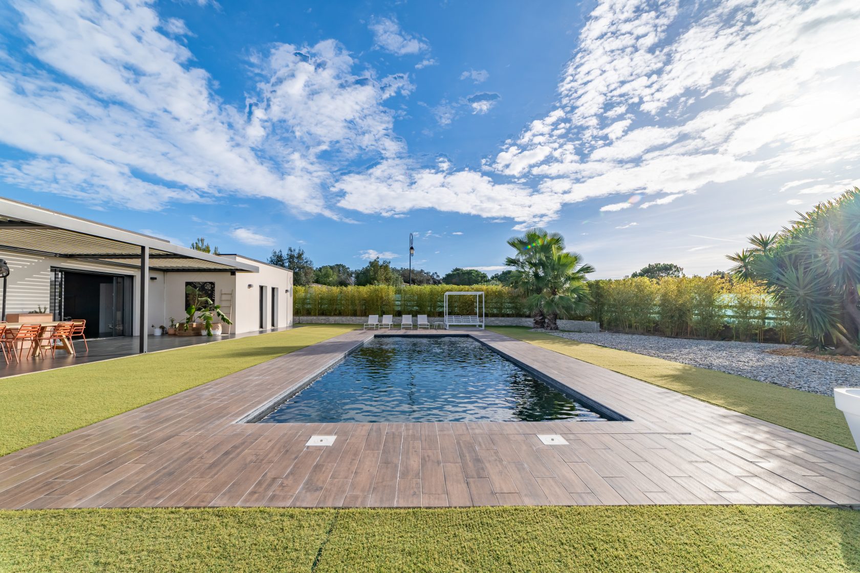 Très chic villa contemporaine aux portes de la Camargue