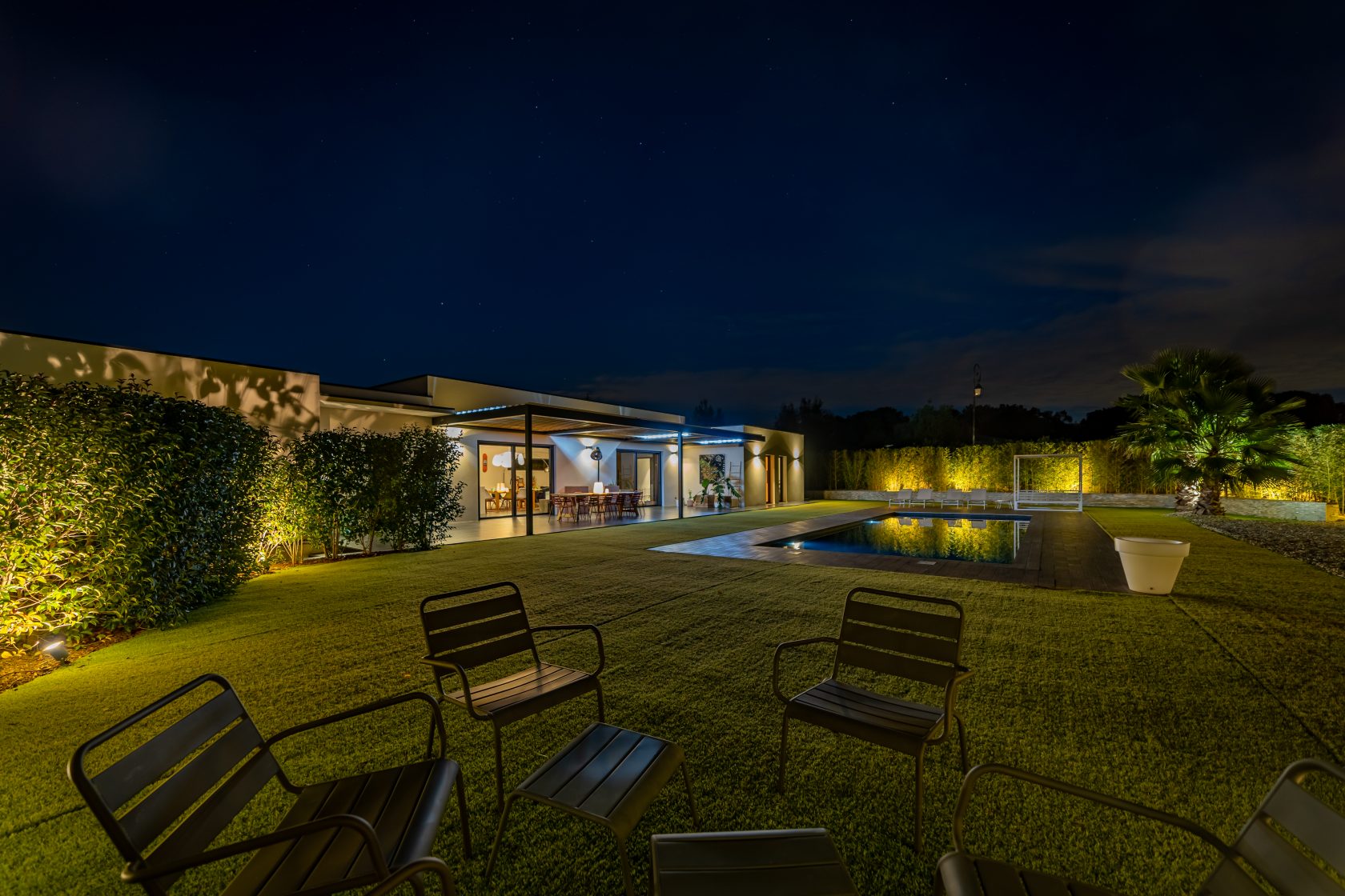 Très chic villa contemporaine aux portes de la Camargue