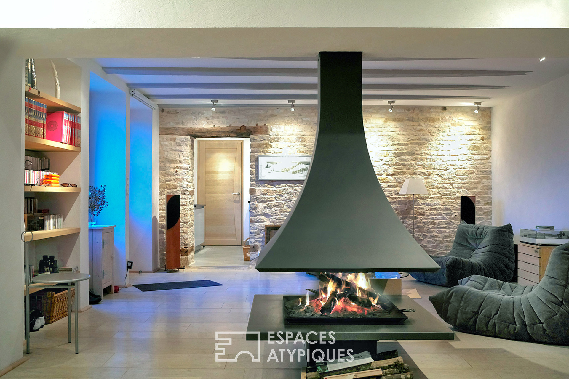Maison de campagne dans son cocon de verdure