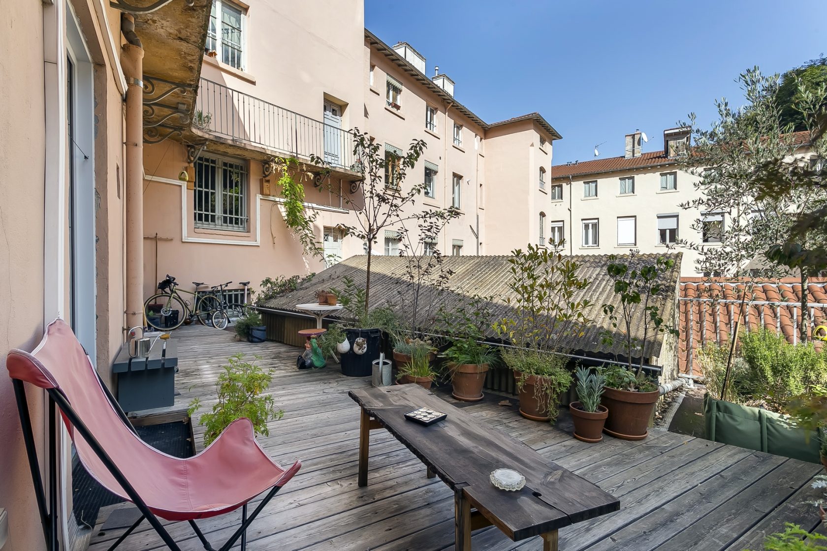 Apartment renovated by architect with terrace