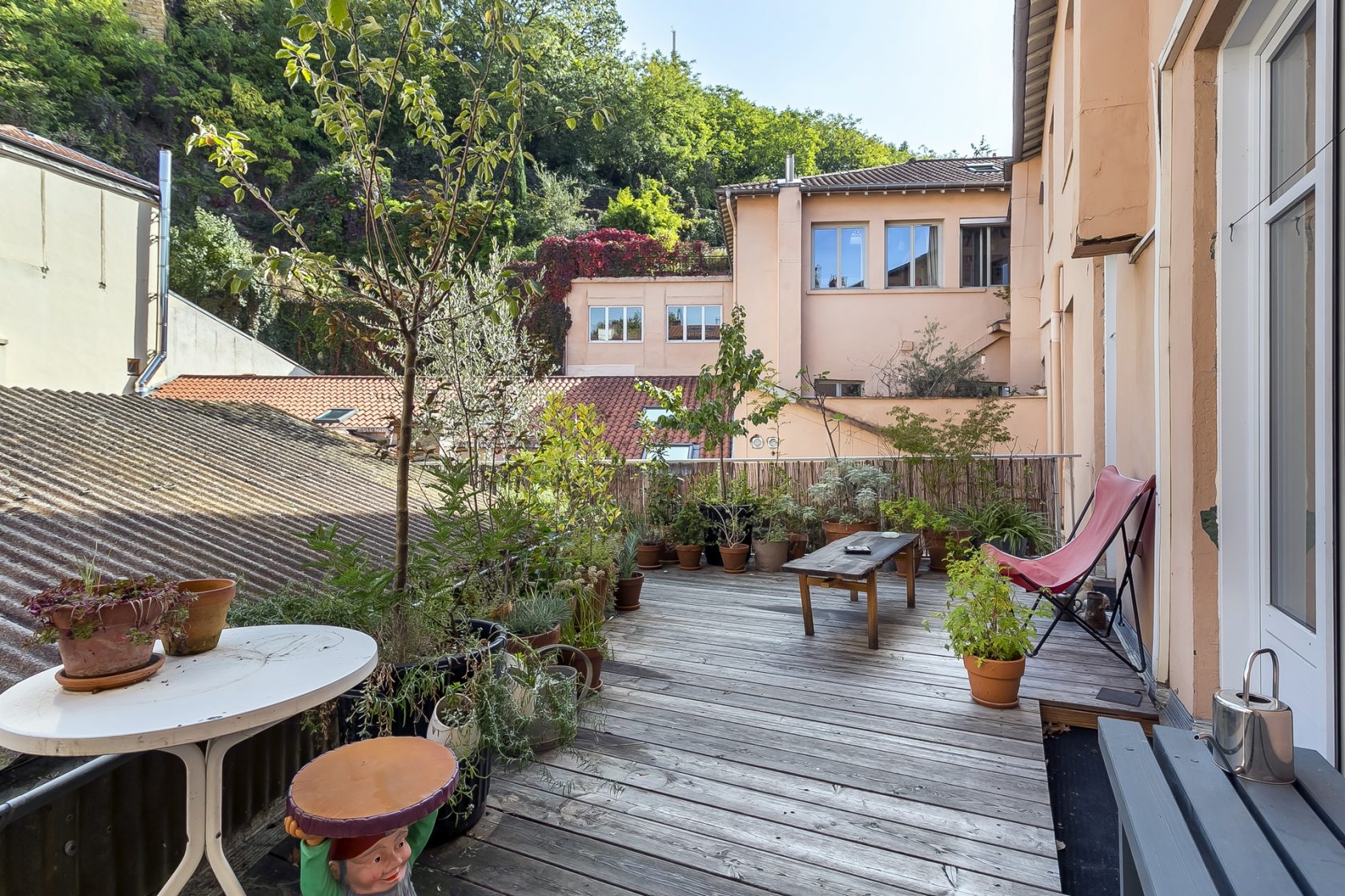 Apartment renovated by architect with terrace