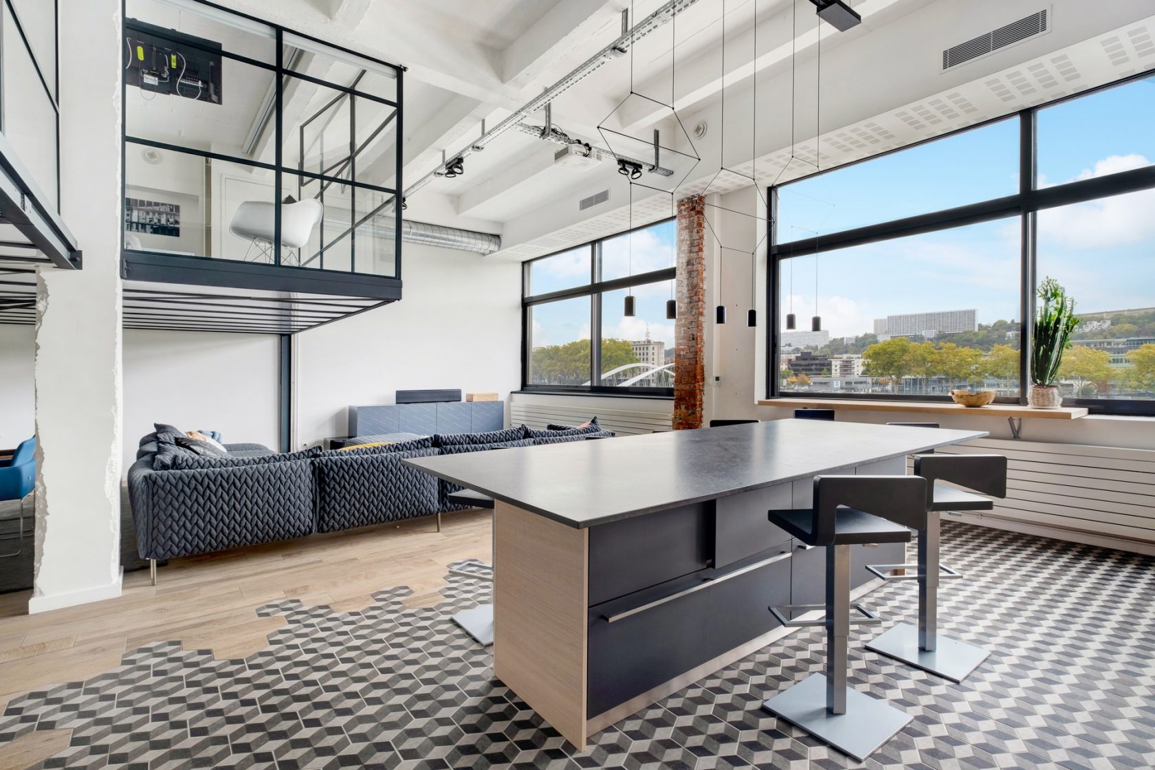 LOFT IN A FORMER BISCUITERIE