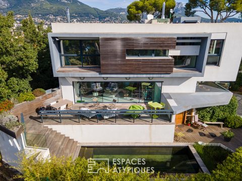 Beautiful contemporary architect-designed cinematographic sea view for seasonal rental, private evening, shooting and filming.