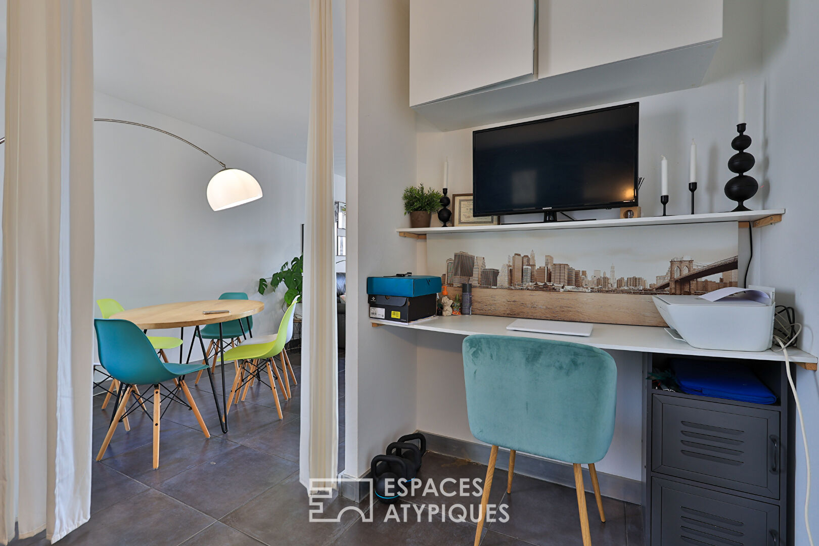 RENTED – (lease in progress) – Rare and atypical duplex in Hyères city center