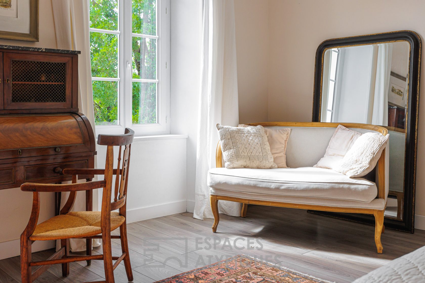 Elégante charentaise et sa maison d’amis