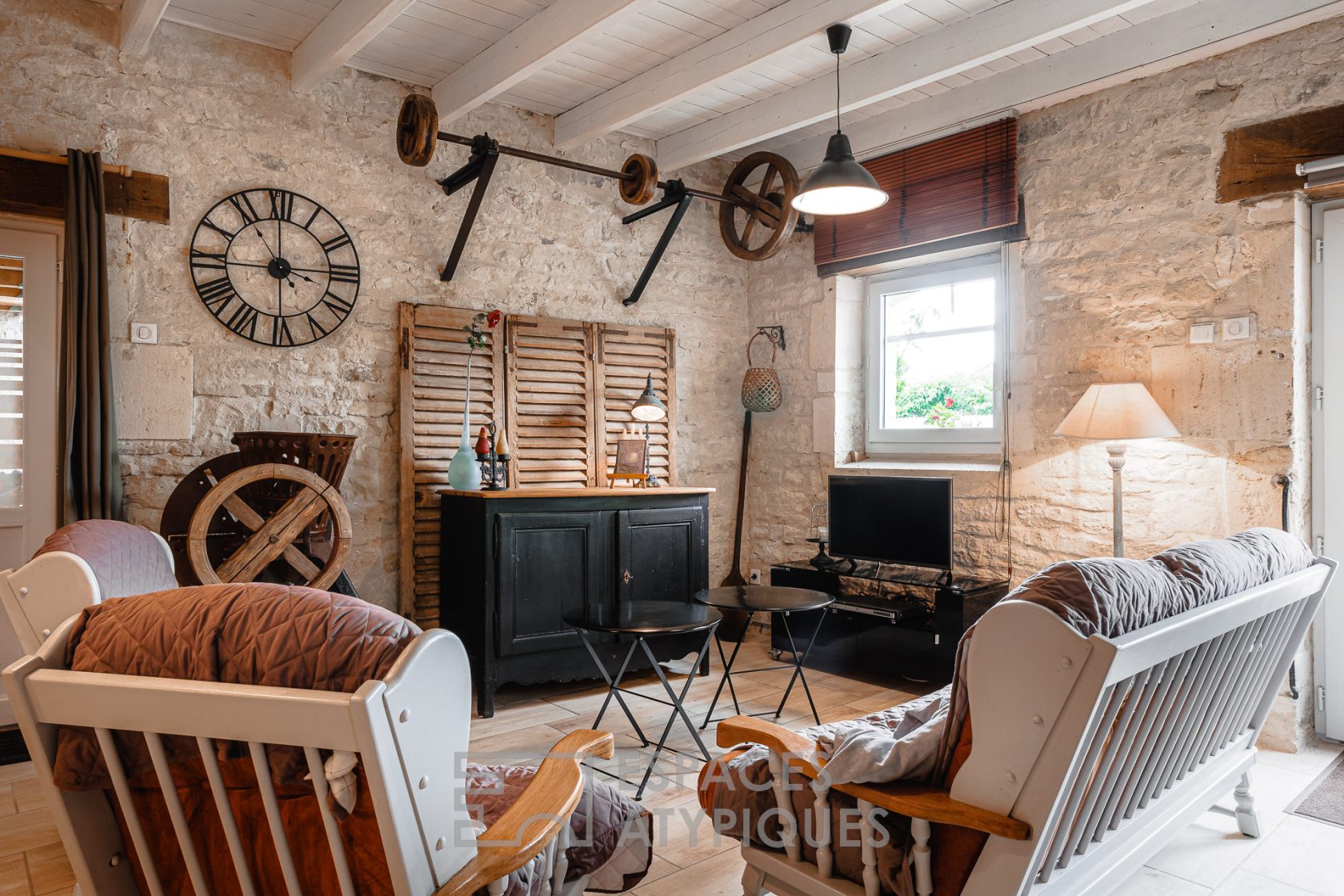 Elégante charentaise et sa maison d’amis