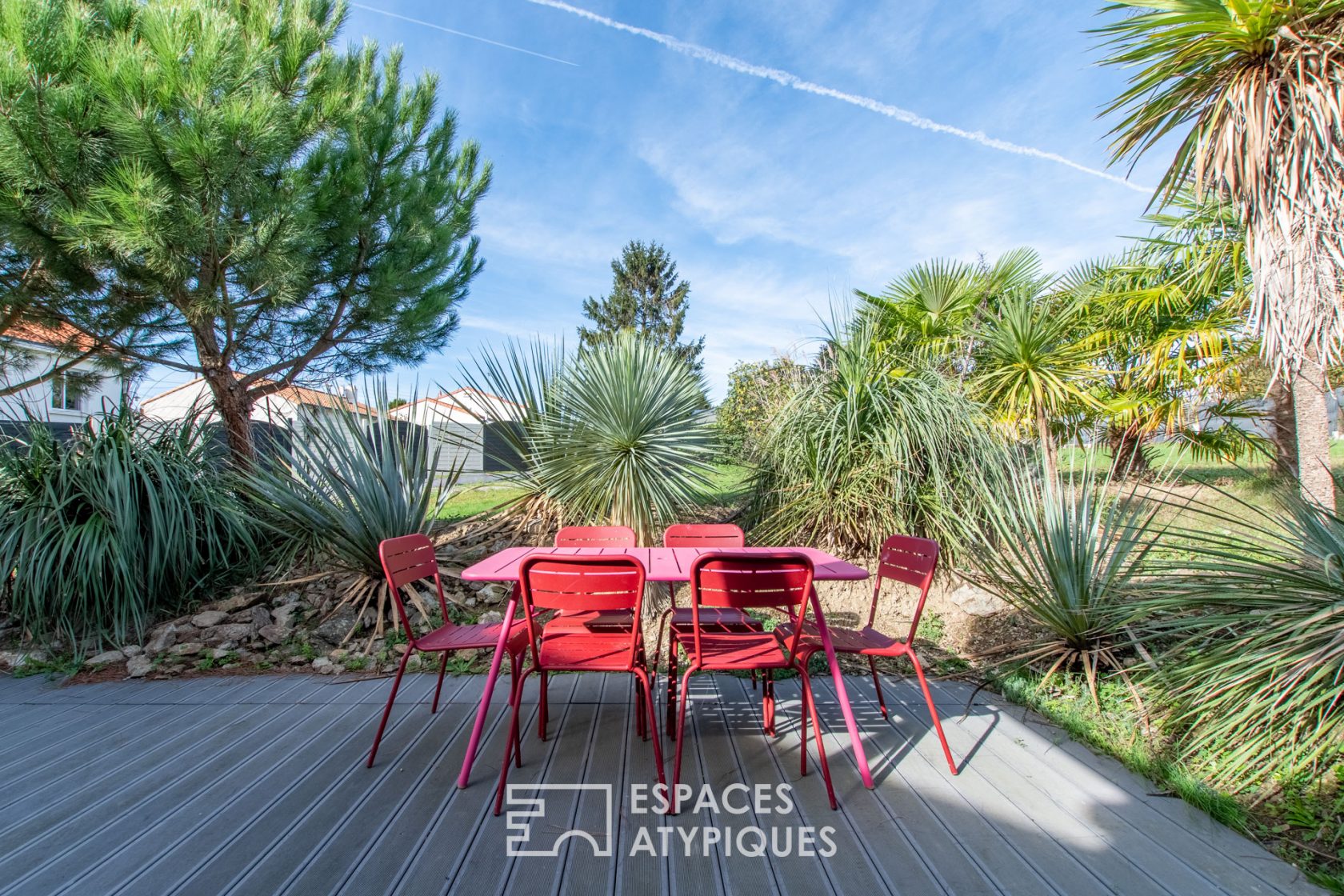 Grande maison contemporaine avec piscine