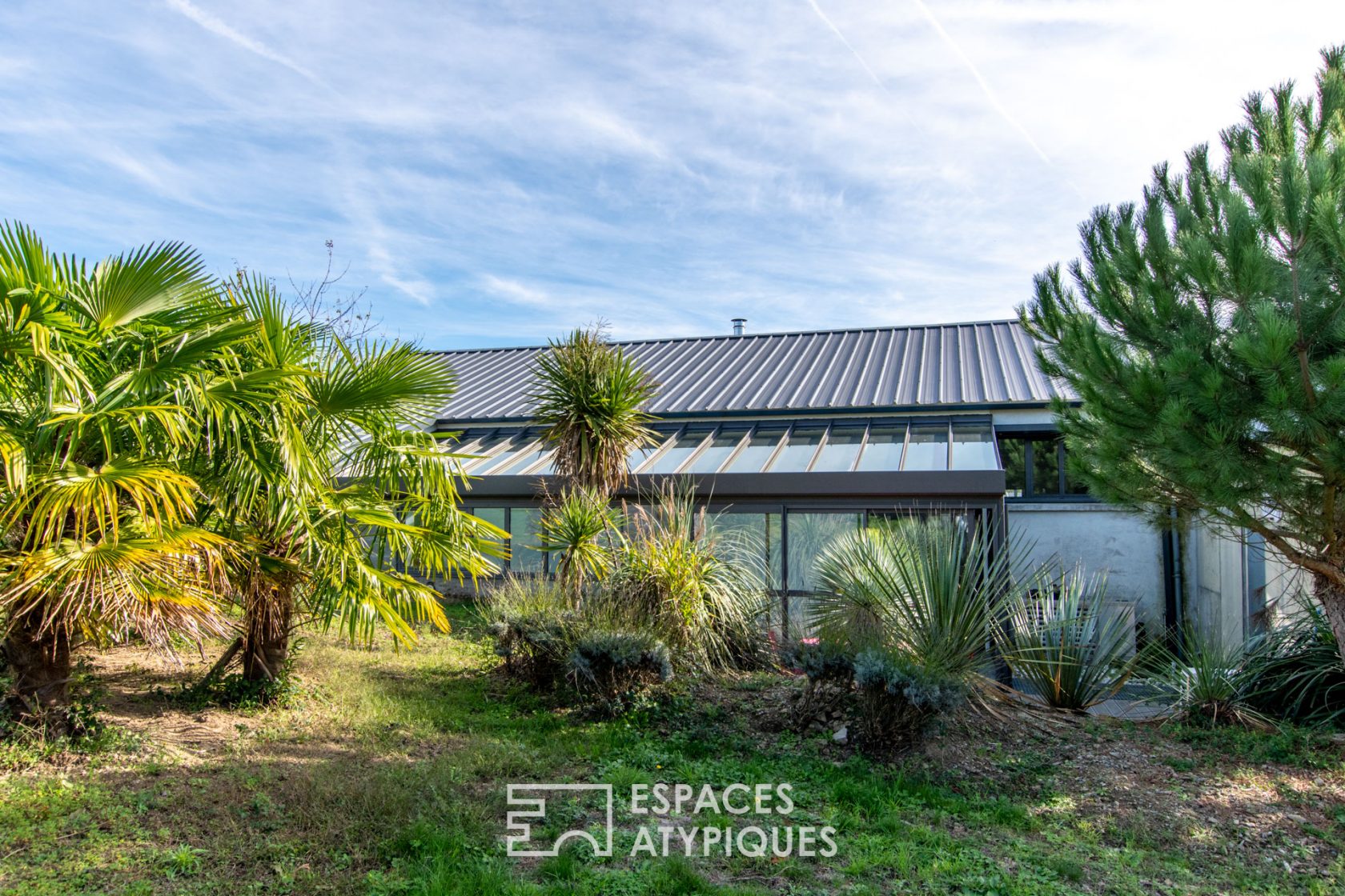 Grande maison contemporaine avec piscine