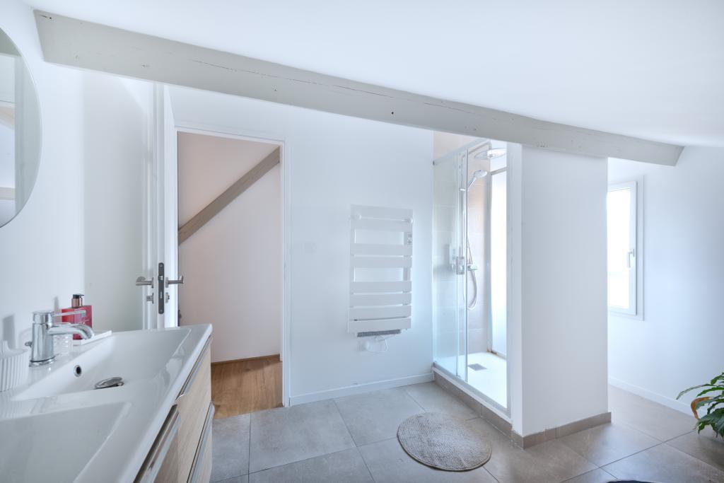 Duplex with terrace in an old house