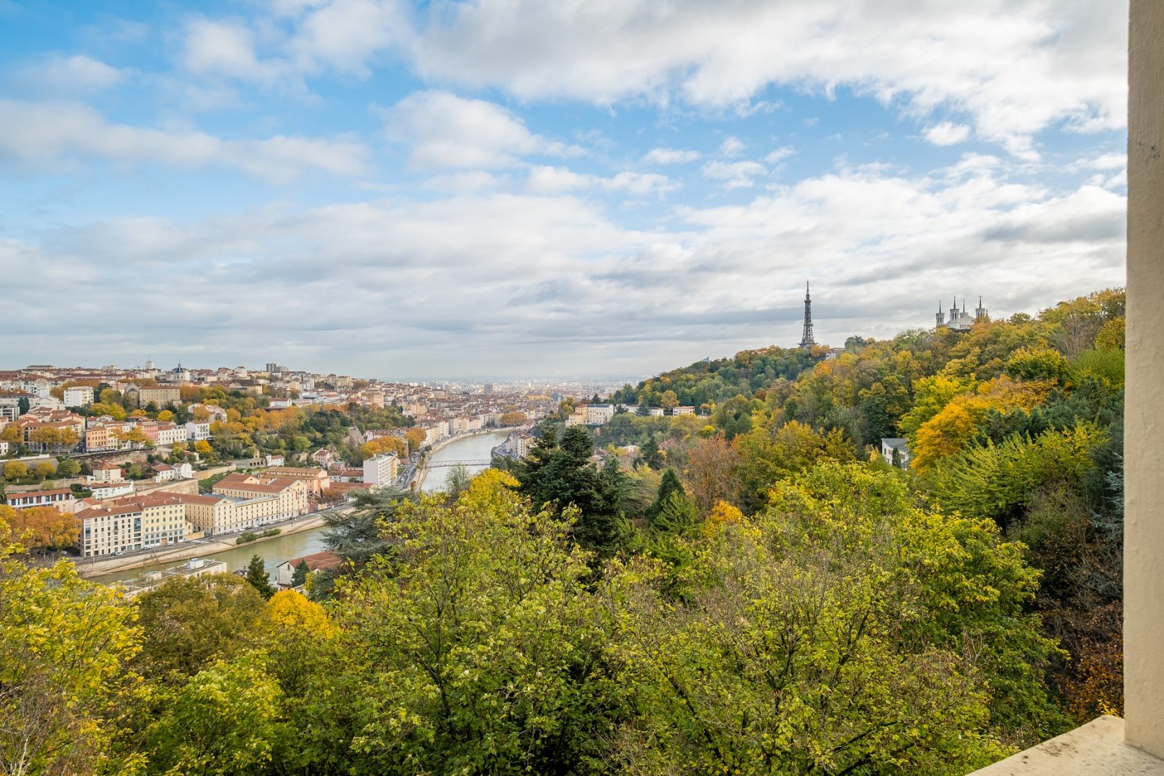 Ancien à rénover avec vue sur Fourvière