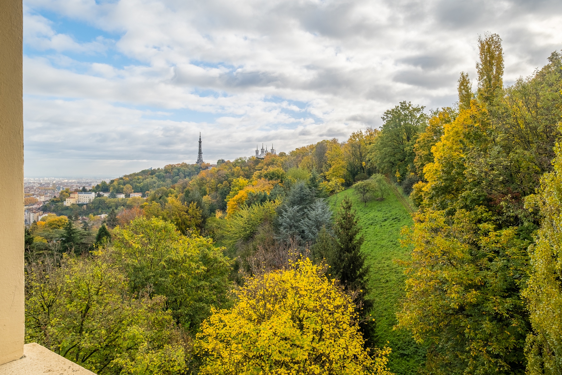 Ancien à rénover avec vue sur Fourvière