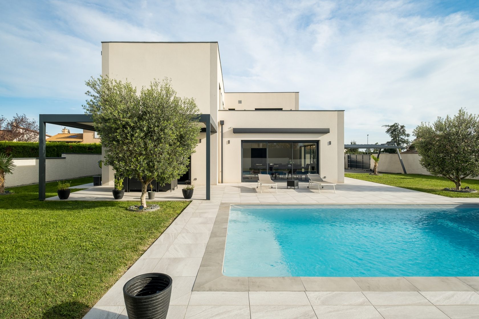 Maison contemporaine avec piscine