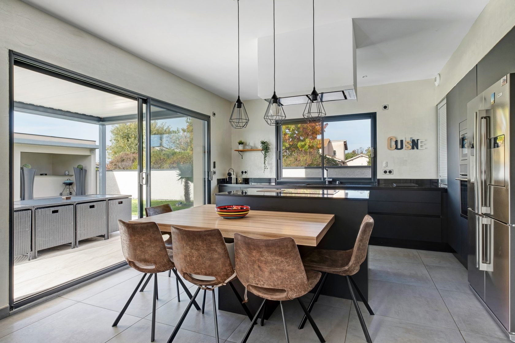 Maison contemporaine avec piscine