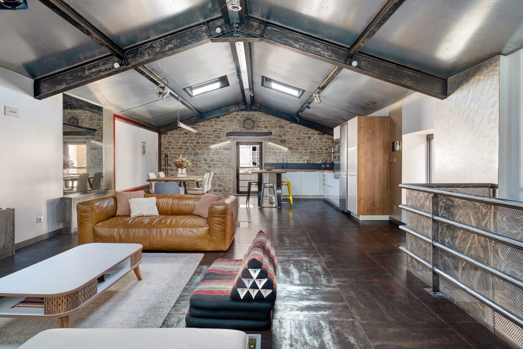 Golden stone loft in the heart of the Mont d’Or