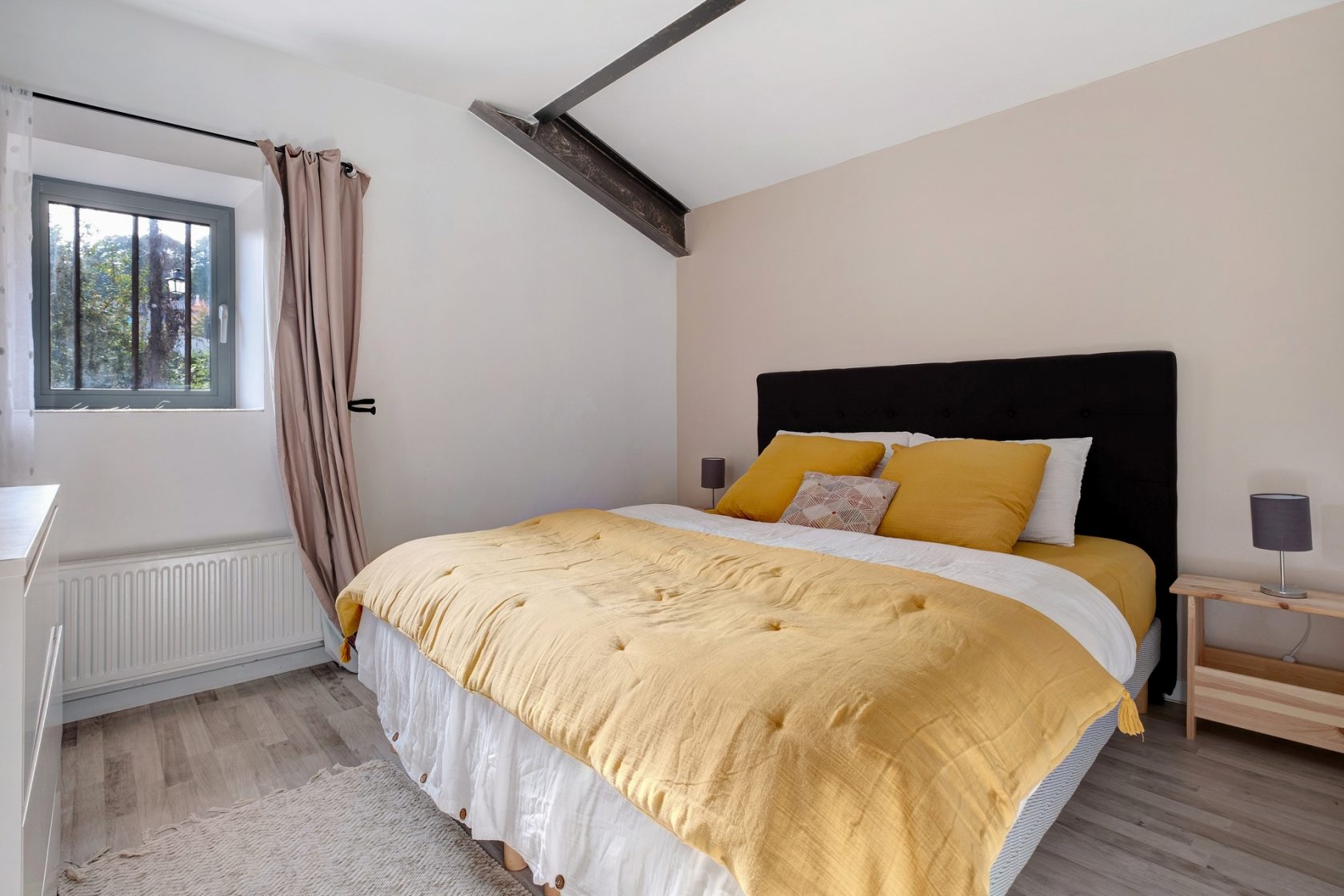 Golden stone loft in the heart of the Mont d’Or