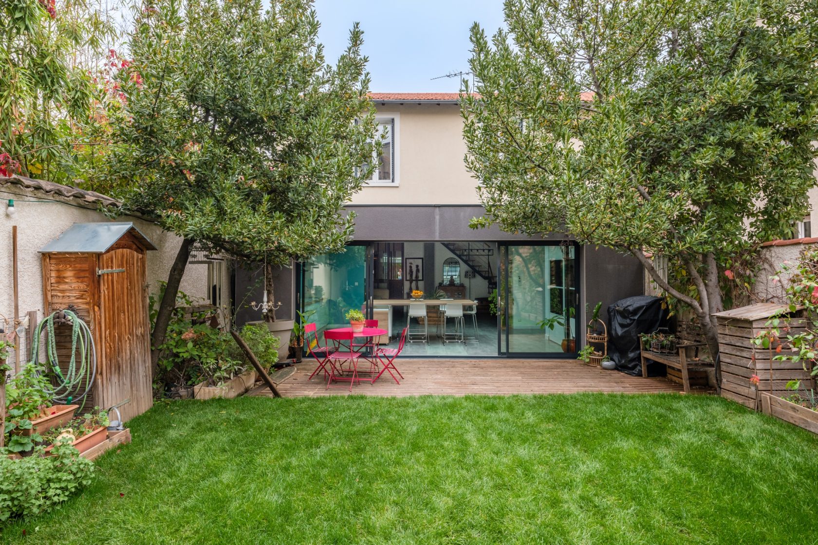 House with contemporary extension and bucolic garden