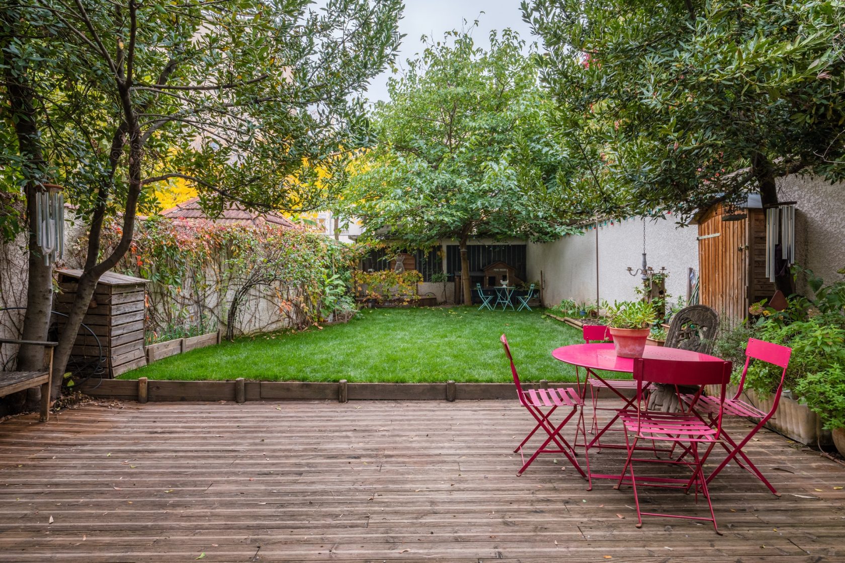House with contemporary extension and bucolic garden