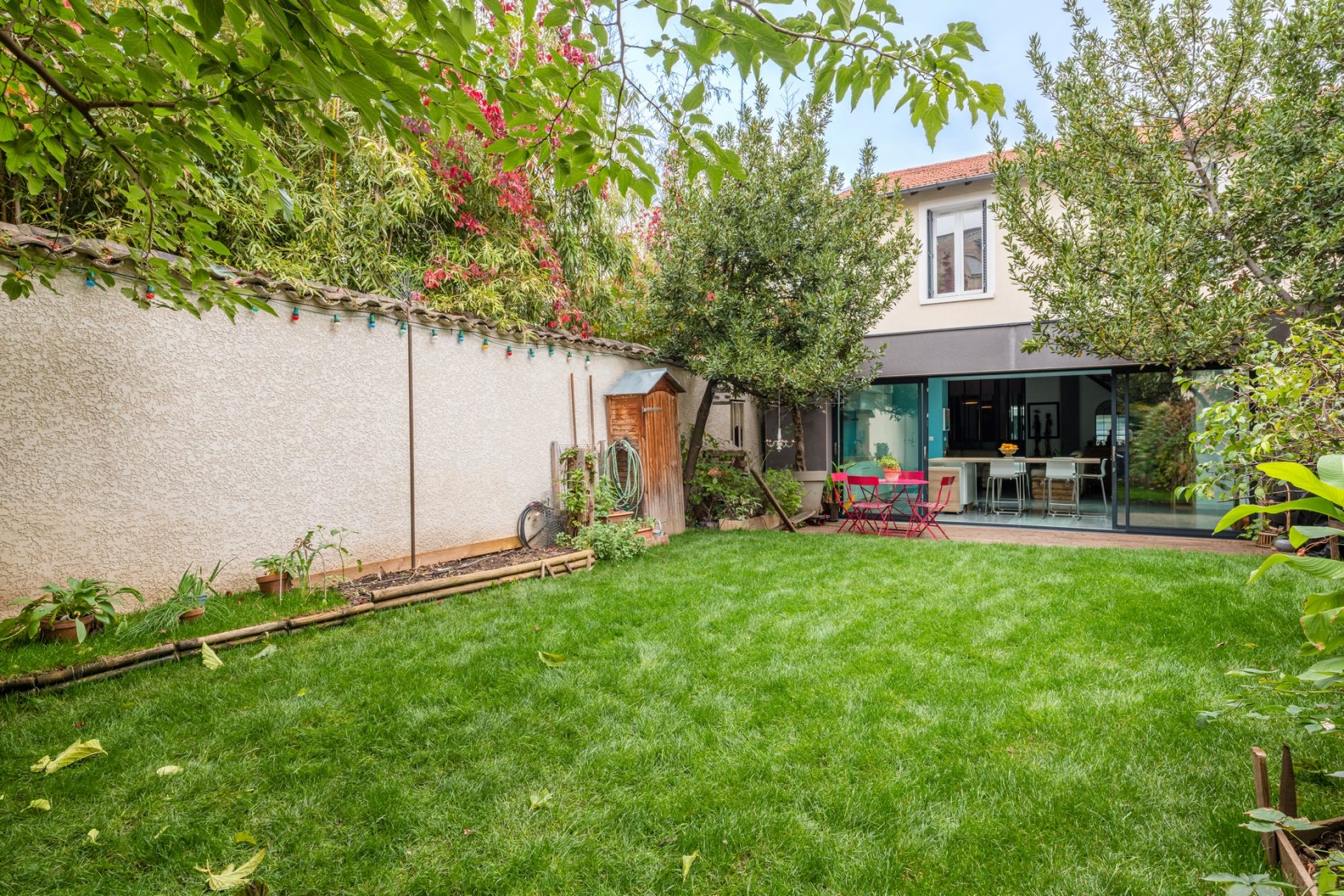 House with contemporary extension and bucolic garden