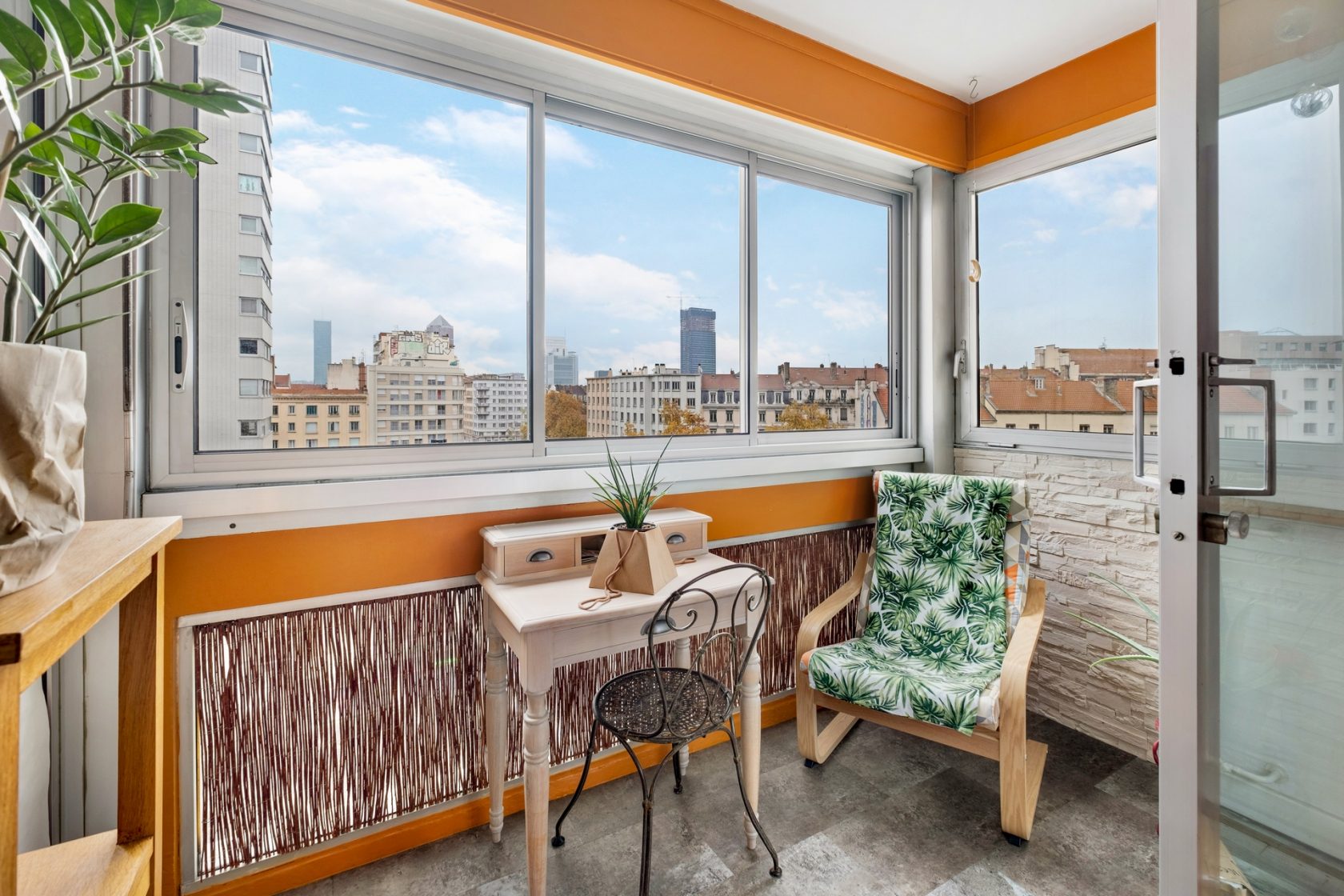 Apartment with Winter Garden in Lyon